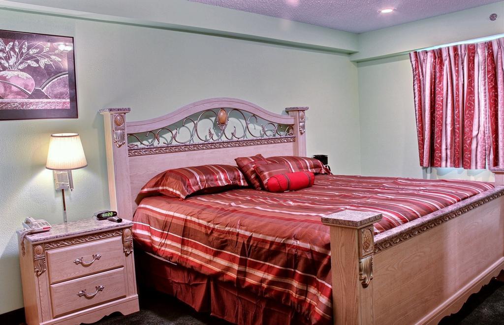 ווטרטאון Rodeway Inn חדר תמונה
