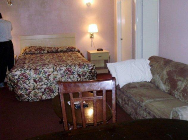 ווטרטאון Rodeway Inn חדר תמונה