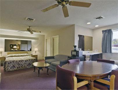 ווטרטאון Rodeway Inn חדר תמונה